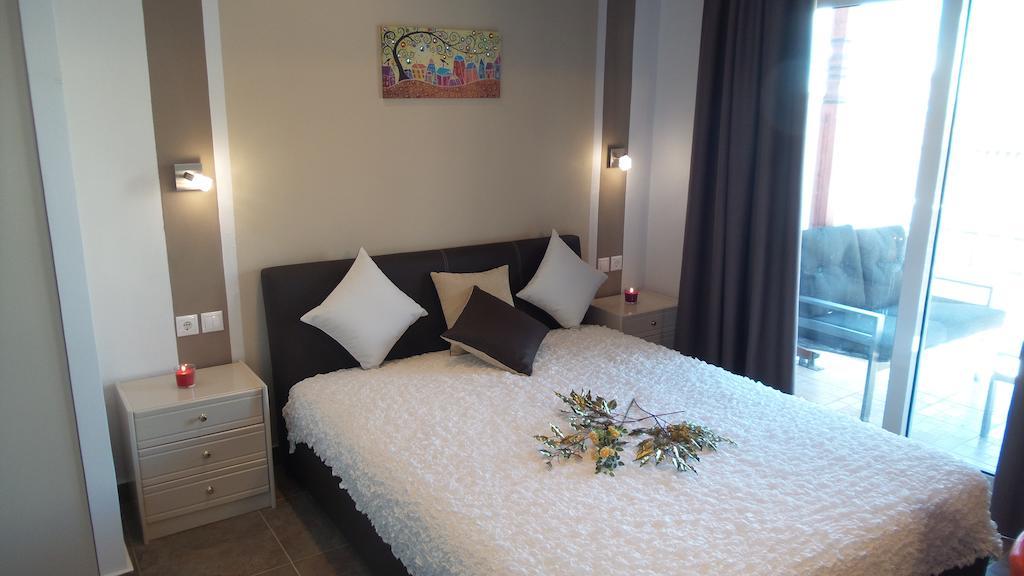 Hotel House Roula Neos Marmaras Habitación foto